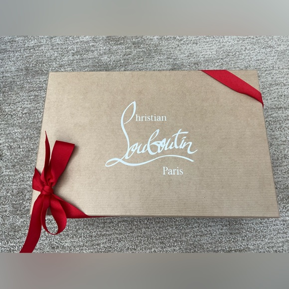 【箱＋替えピンリフト2個＋赤布袋1枚付】 Christian Louboutin 箱＋替えピンリフト2個＋赤布袋1枚付】 Christian Louboutin